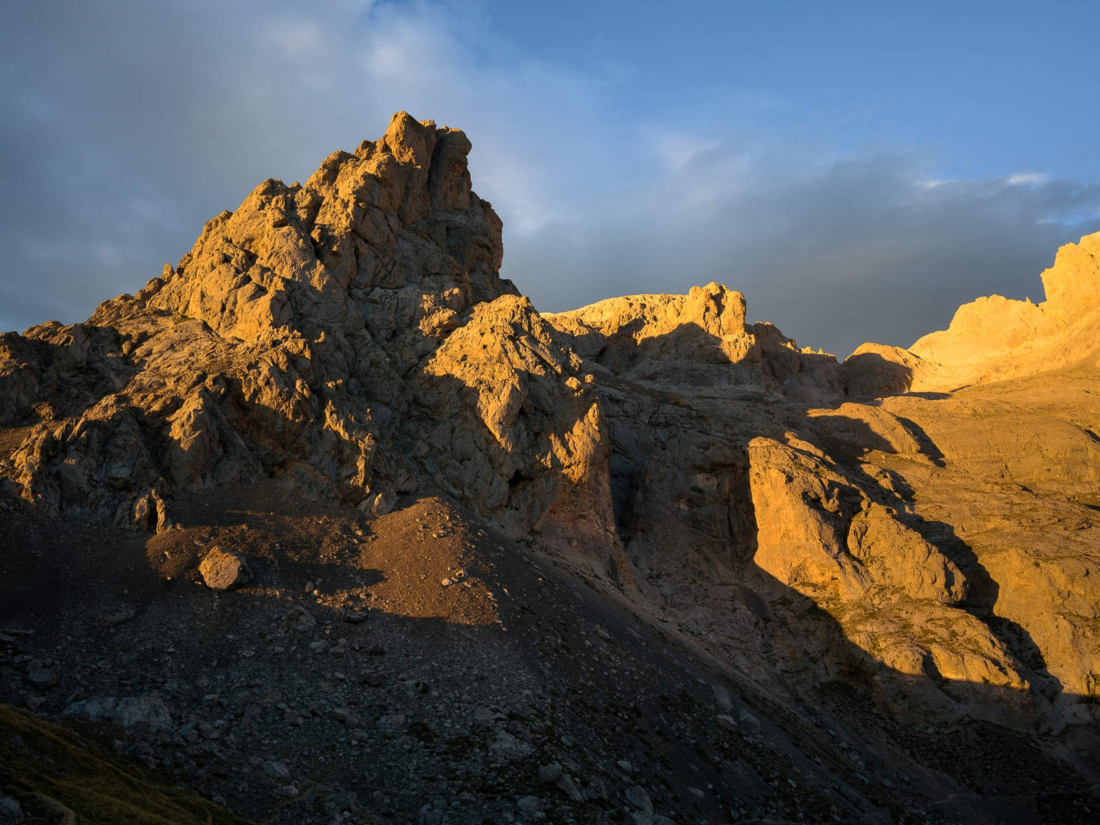 Večerní světlo na Torre Peñalba, Španělsko, září 2022